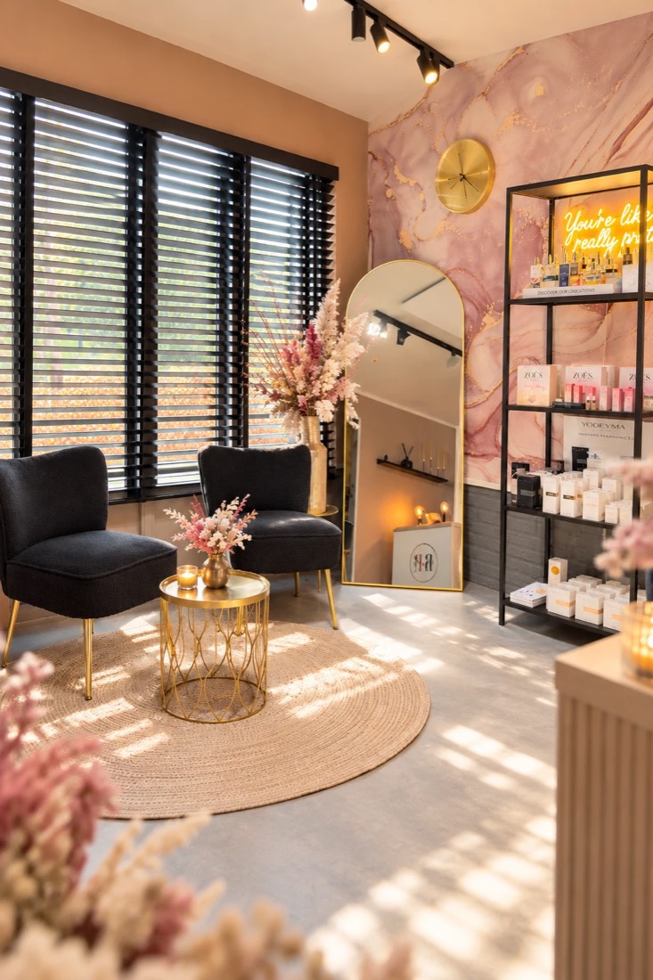 De gezellige salon van Be Pretty Studio in Lutten